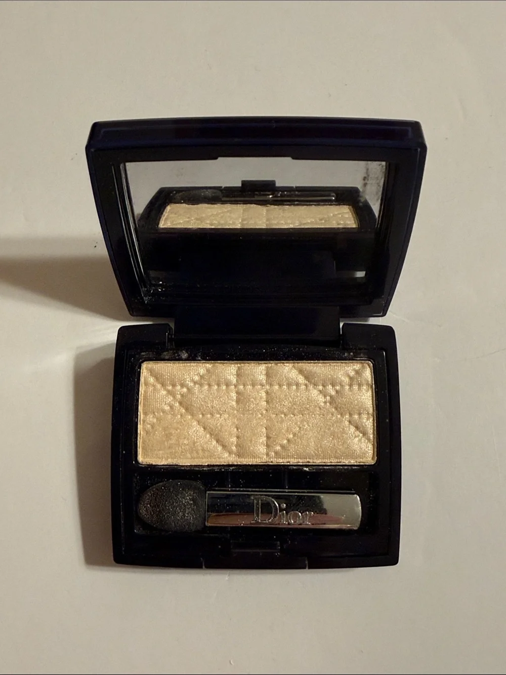 Dior Single Eyeshadow in Soft Champagne 516 Nude Luminescence Shimmer 2.2g